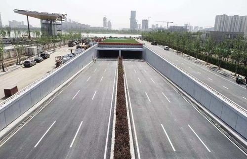 广东省首条绿色科技示范隧道双向贯通