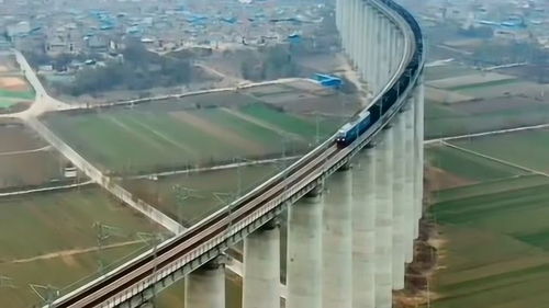 浩吉铁路今日开通运营 “北煤南运”大通道亮相