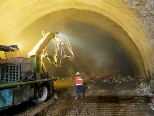 太焦高铁全线最长隧道贯通 长13421米穿越9条断层带