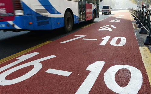 北京拒绝超限车辆驶入高速公路 劝返车辆可就近卸载