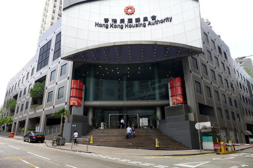 10名新冠肺炎患者在重庆三峡中心医院治愈出院